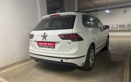 Volkswagen Tiguan II, 2017 год, 2 100 000 рублей, 2 фотография
