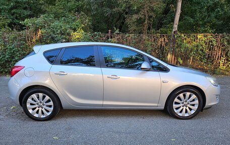 Opel Astra J, 2011 год, 720 000 рублей, 6 фотография