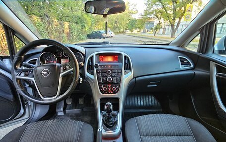 Opel Astra J, 2011 год, 720 000 рублей, 9 фотография