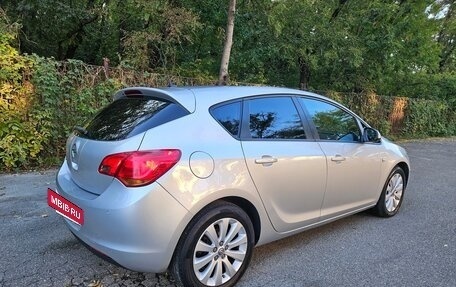 Opel Astra J, 2011 год, 720 000 рублей, 5 фотография