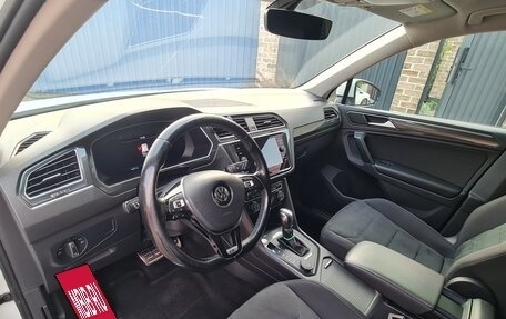 Volkswagen Tiguan II, 2017 год, 2 050 000 рублей, 11 фотография