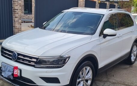 Volkswagen Tiguan II, 2017 год, 2 050 000 рублей, 3 фотография