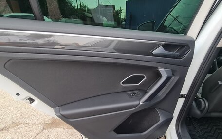 Volkswagen Tiguan II, 2017 год, 2 050 000 рублей, 16 фотография