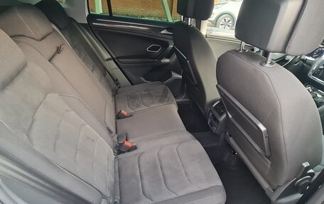 Volkswagen Tiguan II, 2017 год, 2 050 000 рублей, 19 фотография