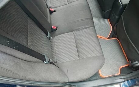 Toyota Avensis III рестайлинг, 2003 год, 540 000 рублей, 17 фотография