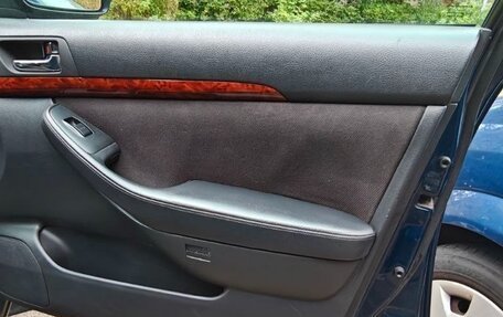 Toyota Avensis III рестайлинг, 2003 год, 540 000 рублей, 27 фотография