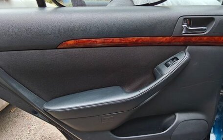Toyota Avensis III рестайлинг, 2003 год, 540 000 рублей, 26 фотография