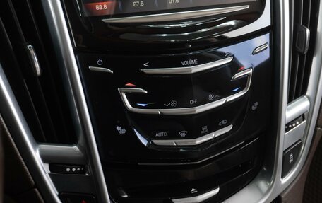 Cadillac SRX II рестайлинг, 2013 год, 1 399 000 рублей, 12 фотография