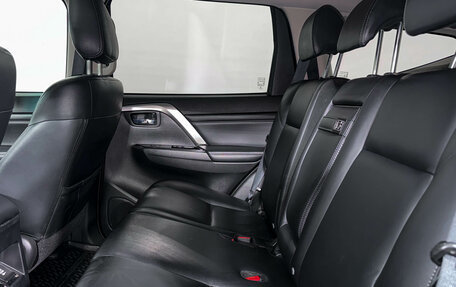 Mitsubishi Montero Sport, 2022 год, 3 790 000 рублей, 13 фотография