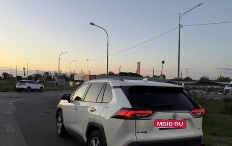 Toyota RAV4, 2020 год, 3 150 000 рублей, 2 фотография