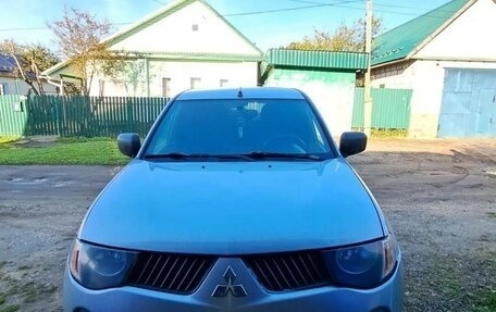 Mitsubishi L200 IV рестайлинг, 2008 год, 600 000 рублей, 2 фотография
