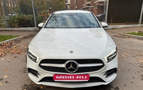 Mercedes-Benz A-Класс, 2019 год, 2 750 000 рублей, 2 фотография