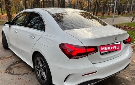 Mercedes-Benz A-Класс, 2019 год, 2 750 000 рублей, 3 фотография
