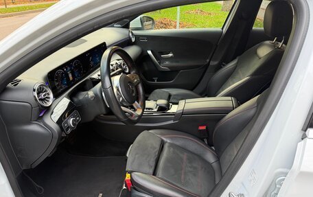 Mercedes-Benz A-Класс, 2019 год, 2 750 000 рублей, 8 фотография