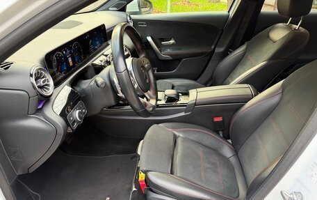 Mercedes-Benz A-Класс, 2019 год, 2 750 000 рублей, 9 фотография