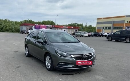 Opel Astra K рестайлинг, 2017 год, 1 300 000 рублей, 2 фотография