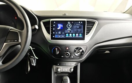 Hyundai Solaris II рестайлинг, 2017 год, 1 295 000 рублей, 15 фотография