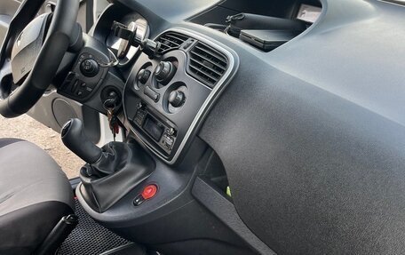 Renault Kangoo II рестайлинг, 2019 год, 2 330 000 рублей, 15 фотография