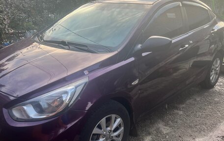 Hyundai Solaris II рестайлинг, 2011 год, 570 000 рублей, 4 фотография