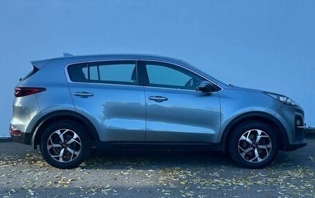 KIA Sportage IV рестайлинг, 2021 год, 2 400 000 рублей, 4 фотография
