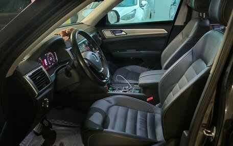 Volkswagen Teramont I, 2021 год, 4 000 000 рублей, 5 фотография