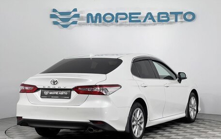 Toyota Camry, 2021 год, 3 200 000 рублей, 5 фотография
