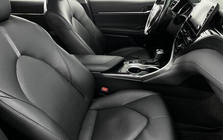 Toyota Camry, 2021 год, 3 200 000 рублей, 12 фотография