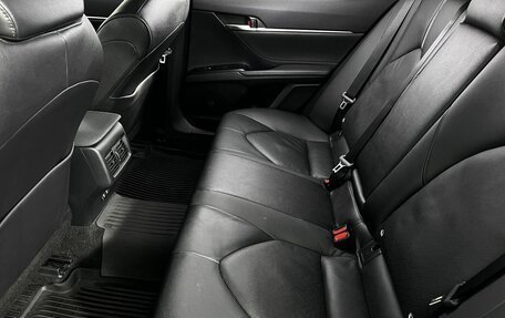 Toyota Camry, 2021 год, 3 200 000 рублей, 10 фотография
