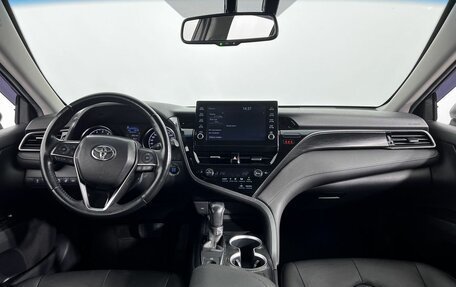 Toyota Camry, 2021 год, 3 200 000 рублей, 14 фотография