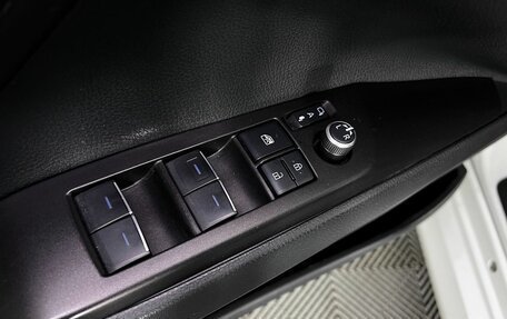 Toyota Camry, 2021 год, 3 200 000 рублей, 17 фотография