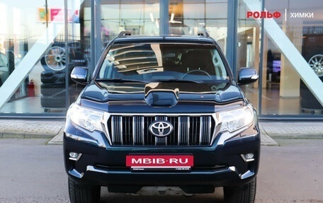 Toyota Land Cruiser Prado 150 рестайлинг, 2021 год, 5 380 000 рублей, 2 фотография