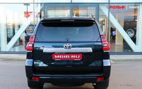 Toyota Land Cruiser Prado 150 рестайлинг, 2021 год, 5 380 000 рублей, 5 фотография