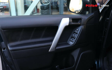 Toyota Land Cruiser Prado 150 рестайлинг, 2021 год, 5 380 000 рублей, 10 фотография