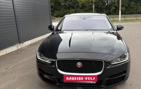 Jaguar XE I рестайлинг, 2016 год, 1 890 000 рублей, 3 фотография