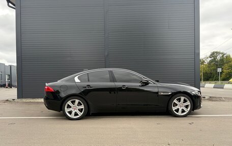 Jaguar XE I рестайлинг, 2016 год, 1 890 000 рублей, 4 фотография