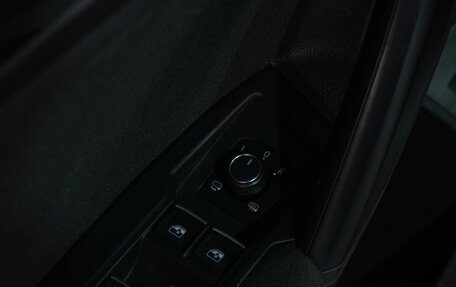Volkswagen Tiguan II, 2018 год, 2 999 000 рублей, 12 фотография