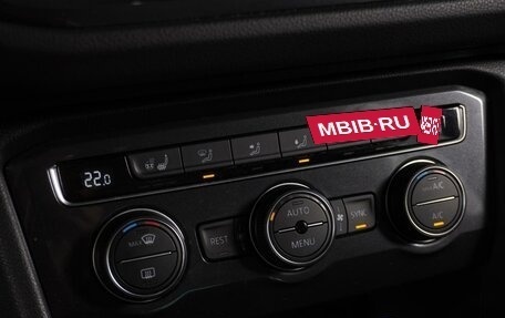 Volkswagen Tiguan II, 2018 год, 2 999 000 рублей, 17 фотография