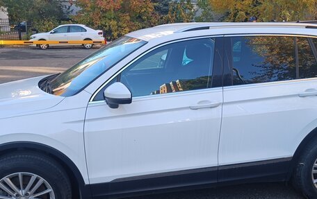 Volkswagen Tiguan II, 2018 год, 2 799 000 рублей, 3 фотография
