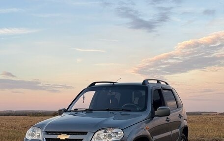 Chevrolet Niva I рестайлинг, 2010 год, 600 000 рублей, 9 фотография