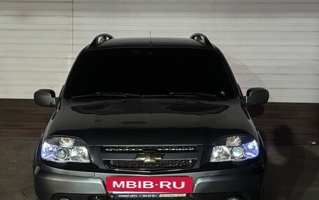 Chevrolet Niva I рестайлинг, 2010 год, 600 000 рублей, 4 фотография