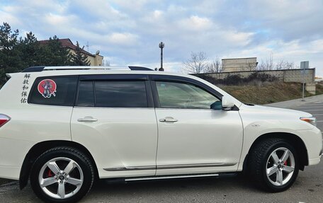 Toyota Highlander III, 2012 год, 1 570 000 рублей, 3 фотография