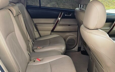 Toyota Highlander III, 2012 год, 1 570 000 рублей, 5 фотография