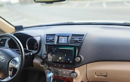 Toyota Highlander III, 2012 год, 1 570 000 рублей, 7 фотография