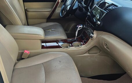Toyota Highlander III, 2012 год, 1 570 000 рублей, 6 фотография