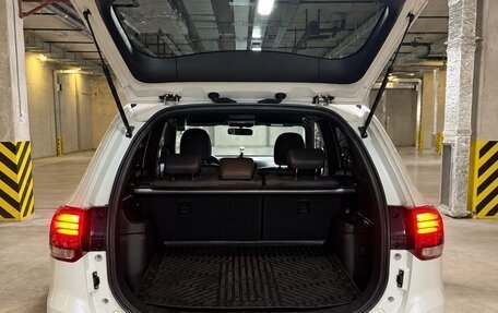 Mitsubishi Outlander III рестайлинг 3, 2021 год, 2 800 000 рублей, 7 фотография