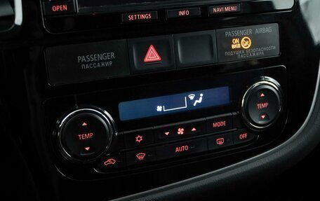 Mitsubishi Outlander III рестайлинг 3, 2014 год, 1 649 099 рублей, 12 фотография