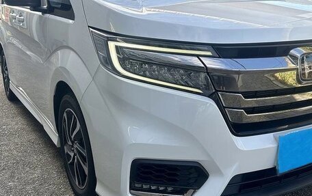 Honda Stepwgn IV рестайлинг, 2022 год, 2 030 000 рублей, 3 фотография