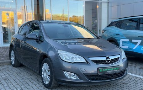 Opel Astra J, 2011 год, 555 000 рублей, 3 фотография