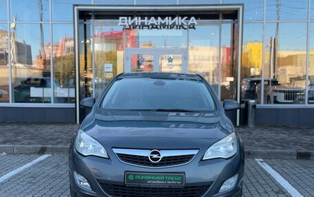 Opel Astra J, 2011 год, 555 000 рублей, 2 фотография