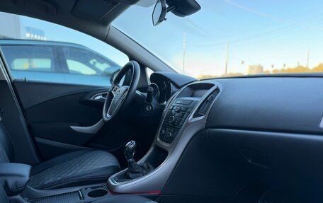 Opel Astra J, 2011 год, 555 000 рублей, 13 фотография